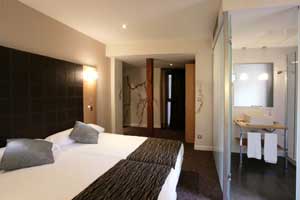 Standard double or twin with private facilities (shower), and breakfast
